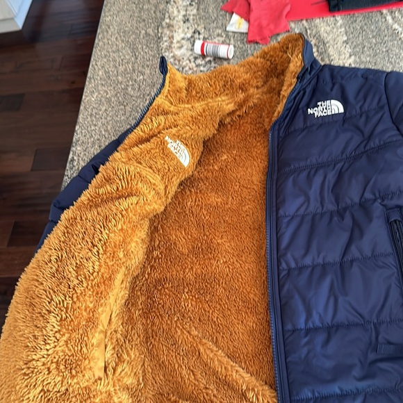 Boys reversible north face jacket - Picture 2 of 3